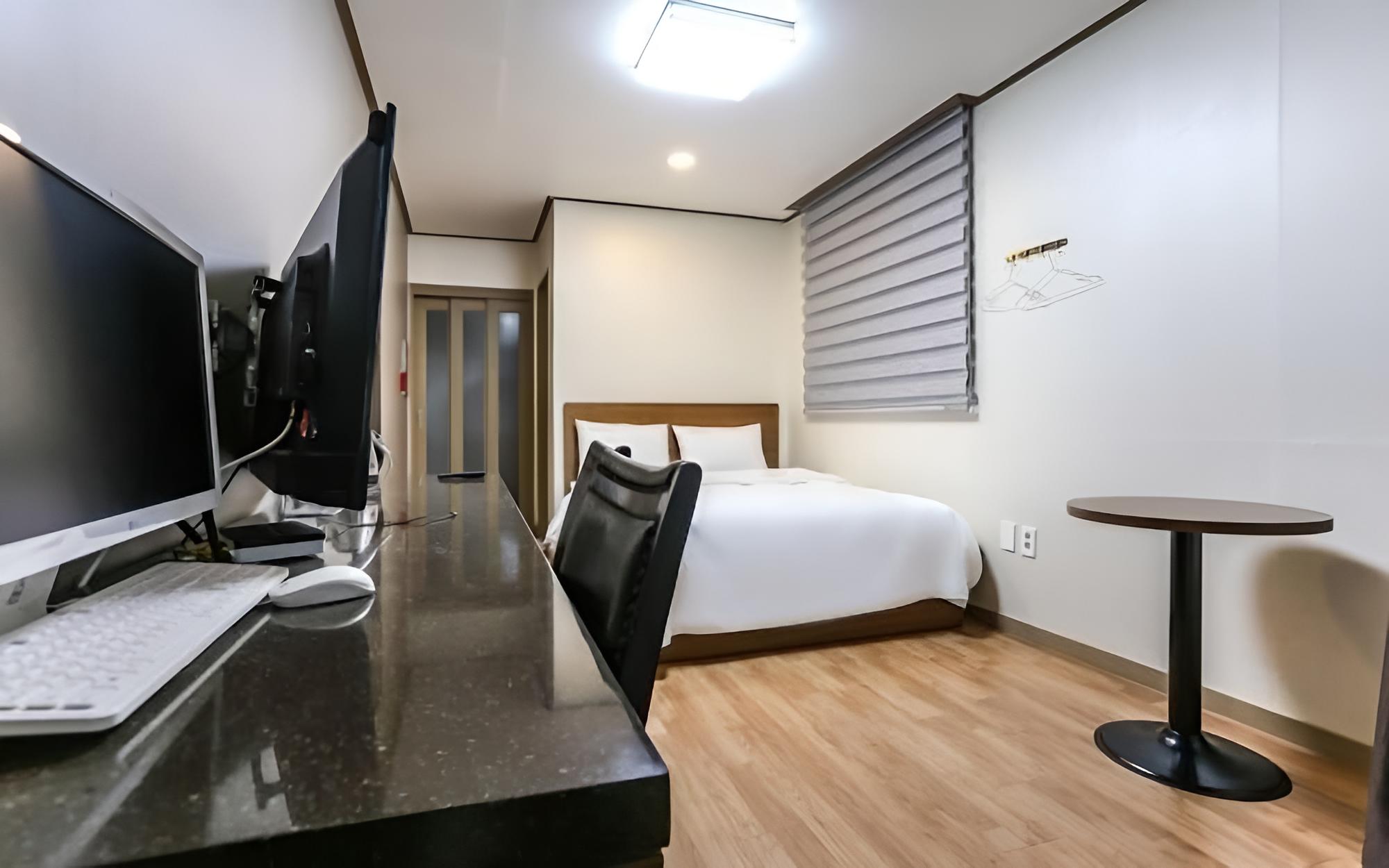 Hyundae Motel