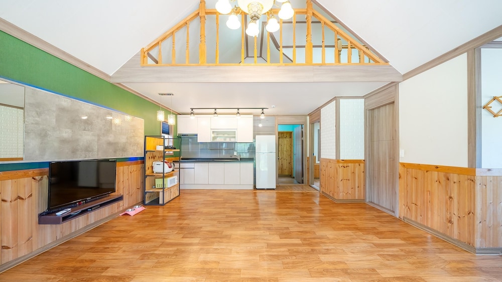 Chuncheon Namiseom pet Friendly Pension