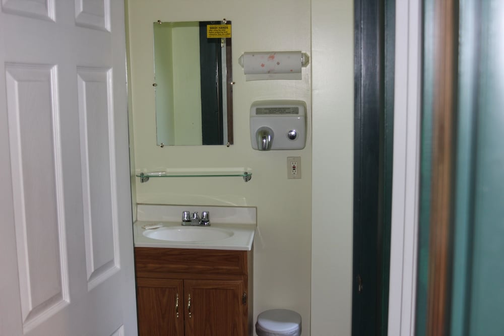 The Evergreen Motel