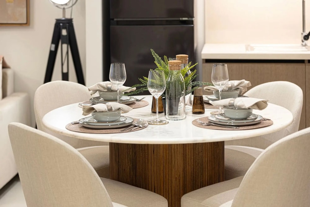 Burj Crown Lux Apartment by Dubai Mall
