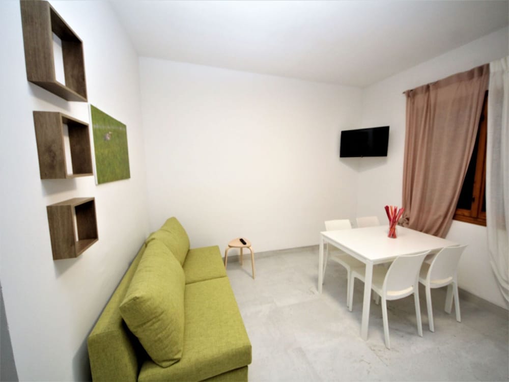 Modern Apartment Near the Beach