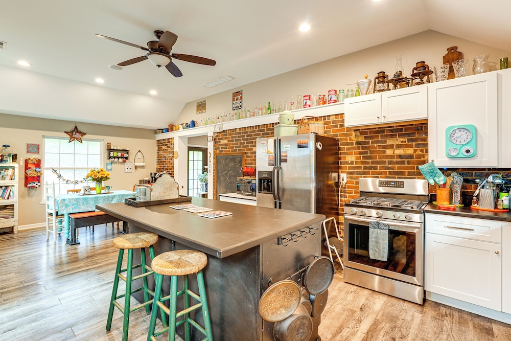 Otter Creek Rec Area On-site! Serene Family Home