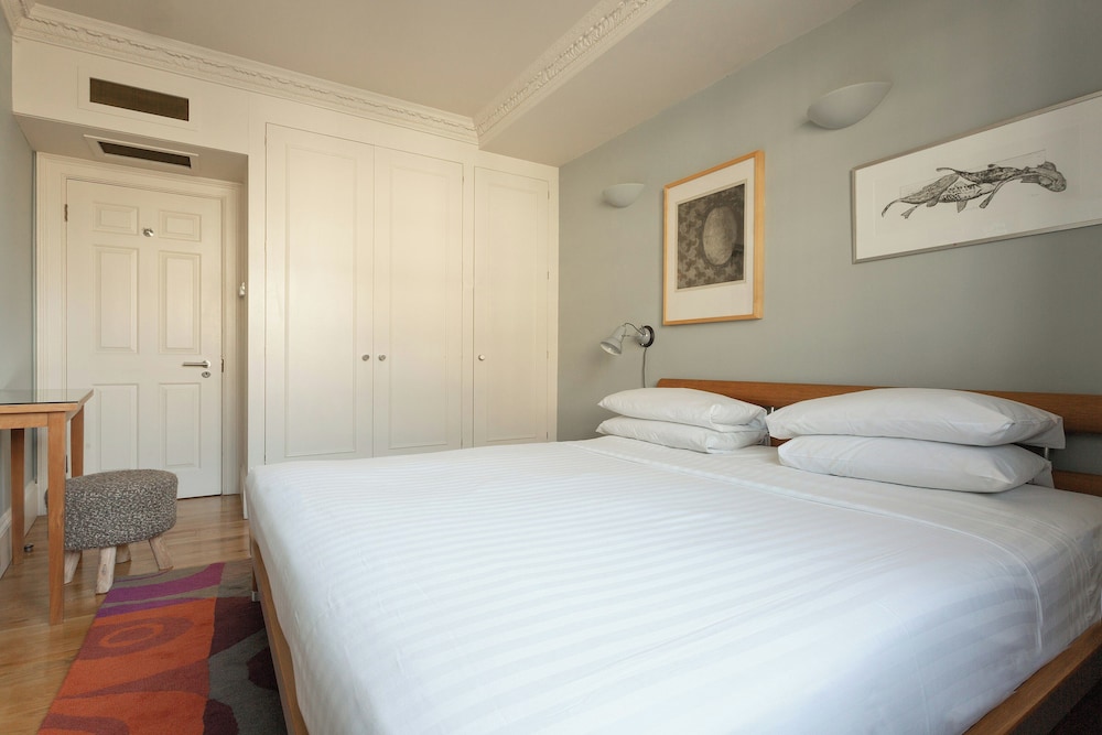 Cockspur Street by Onefinestay