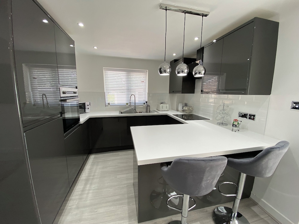 Lovely Refurbished 3-bed House in Liverpool view 3