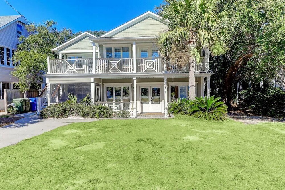 705 Carolina Boulevard view 4
