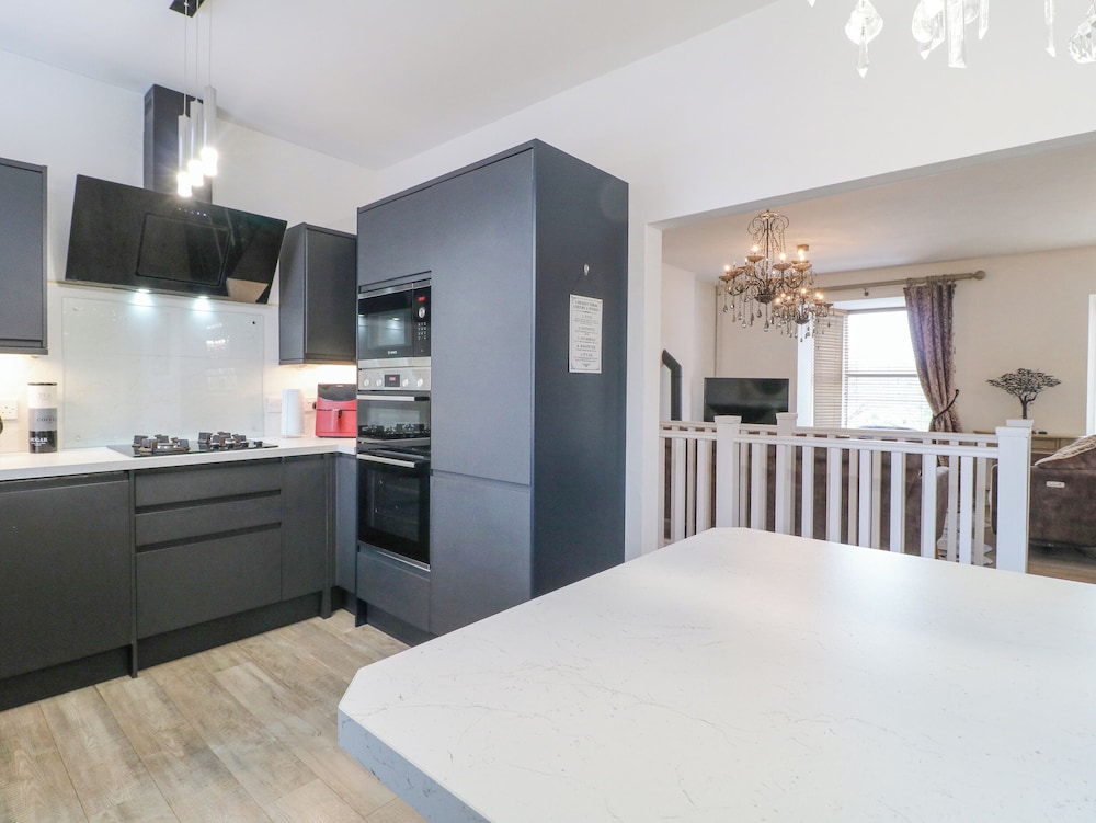 Matlock Maisonette