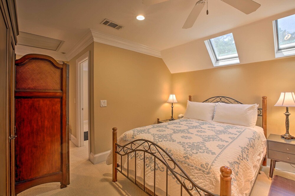 Secluded Acworth Mansion w/ Pool + Game Room!
