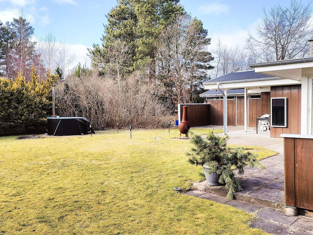 4 Star Holiday Home in Hals