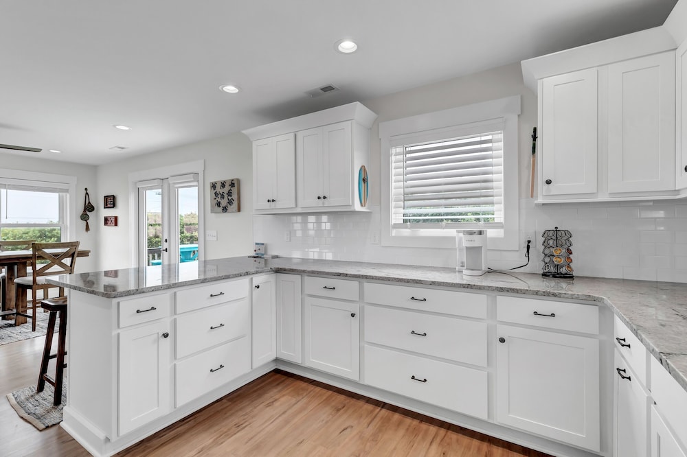 Oceanwatch Cottage by Topsail Realty