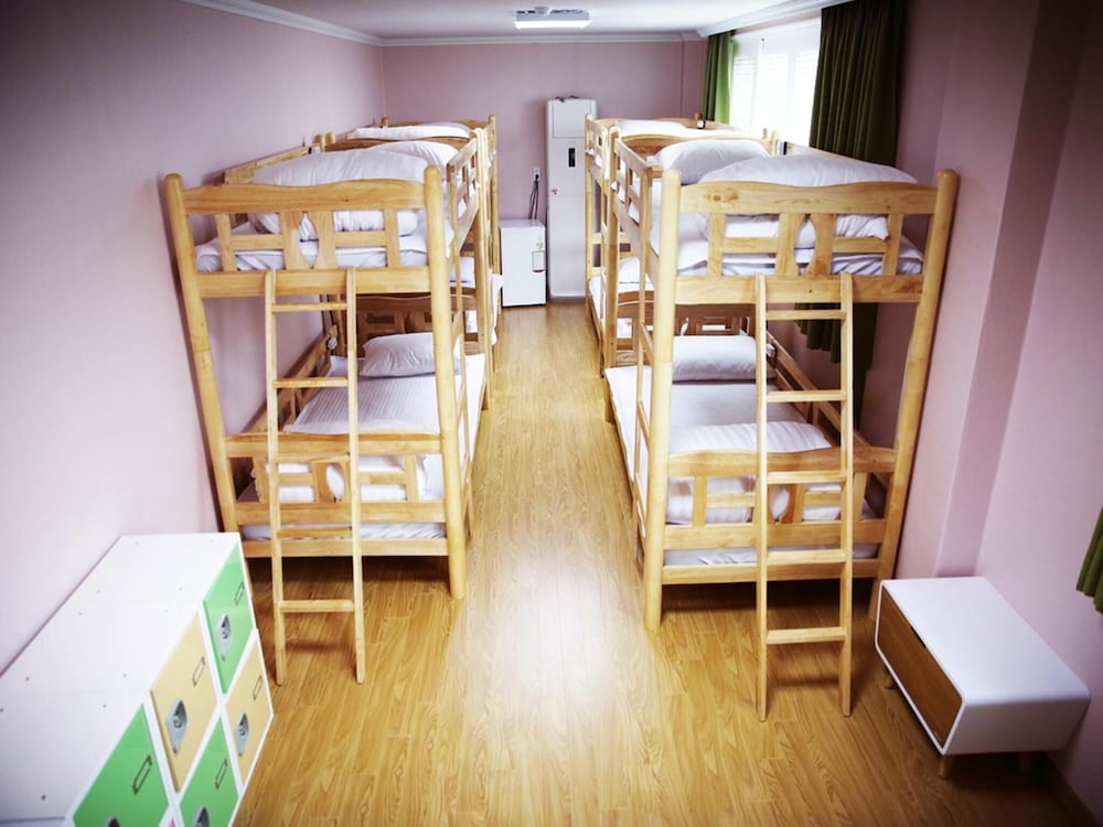 Jeju R Hotel & Guest House - Hostel