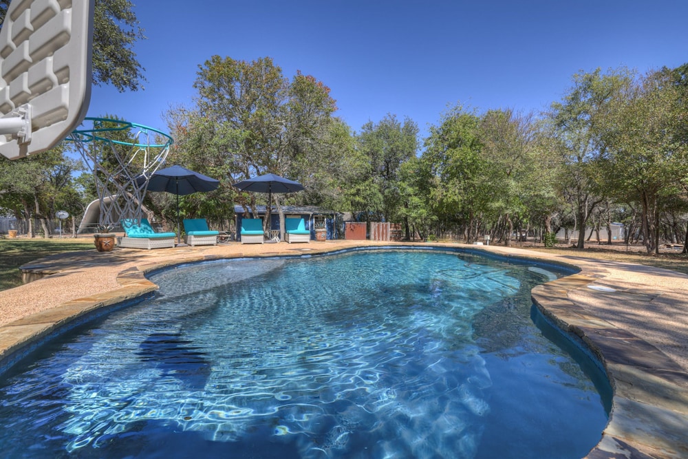 Terracotta Oasis - Wimberley for 30 Guests