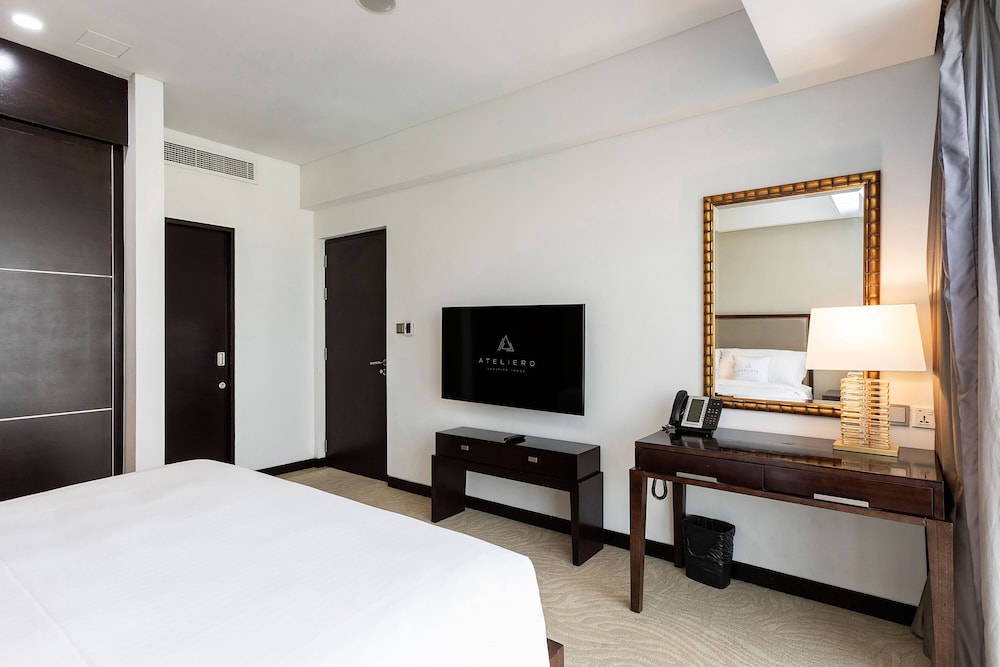 Marriott 1BR Apartment with Marina View