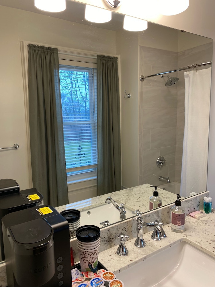 The Vine Bed & Breakfast LLC