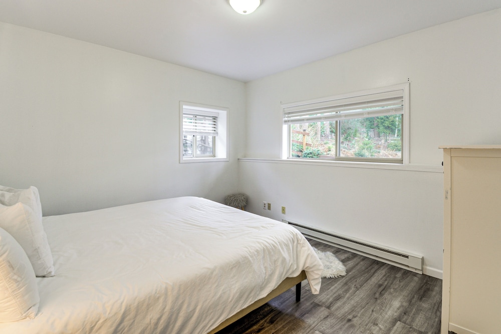 Balcony w/ Bay Views: Family Gem in Port Townsend