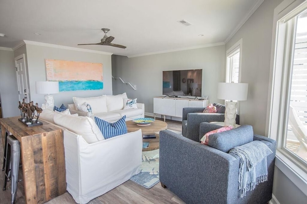 Three Girls 5 Bedroom Home by RedAwning