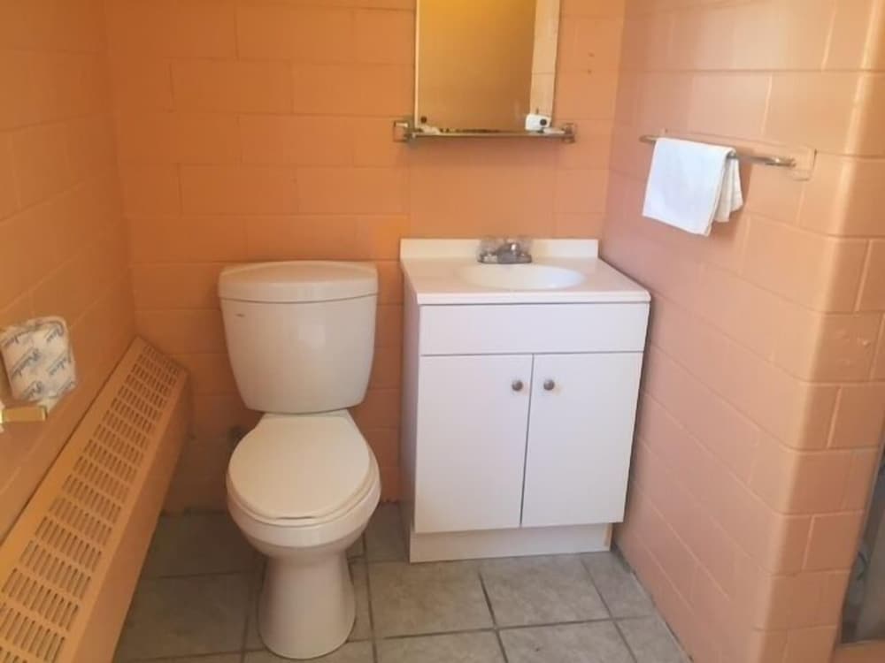 Indianapolis Vacations - Admiral Motel - Property Image 6