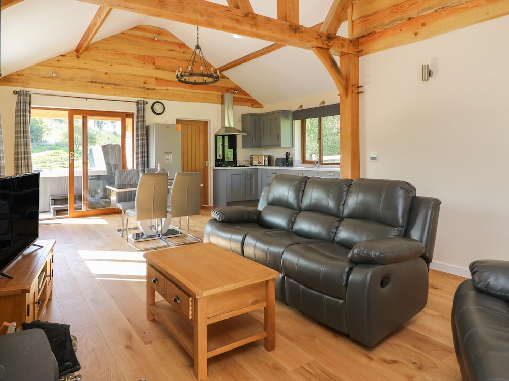 Ploony Hill Cabin