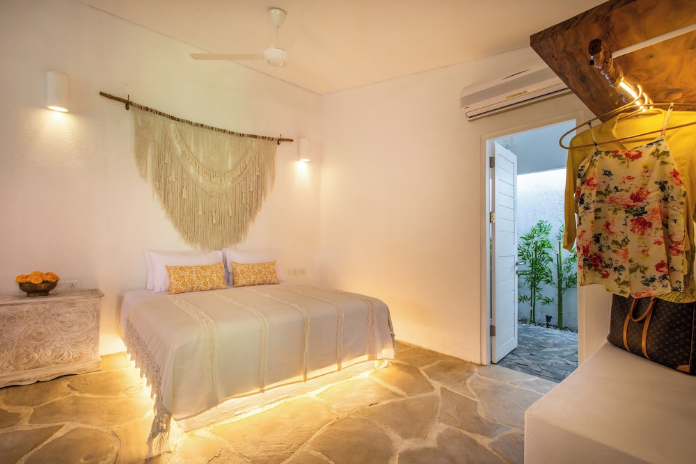 PinkPrivate Sanur - for Cool Adults Only