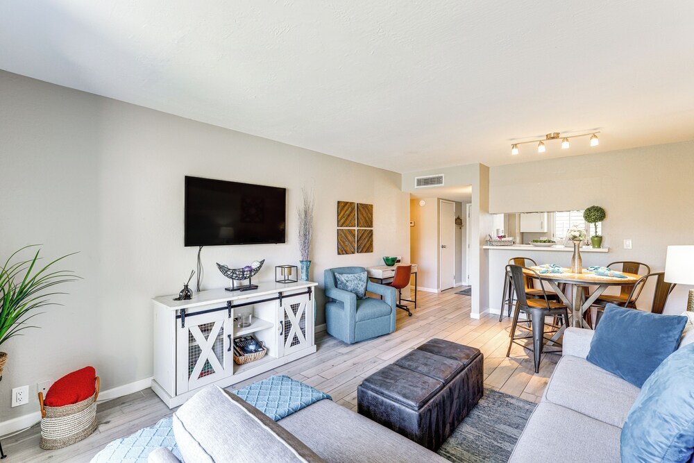 Walk to Old Town: Scottsdale Condo w/ Pool Access!