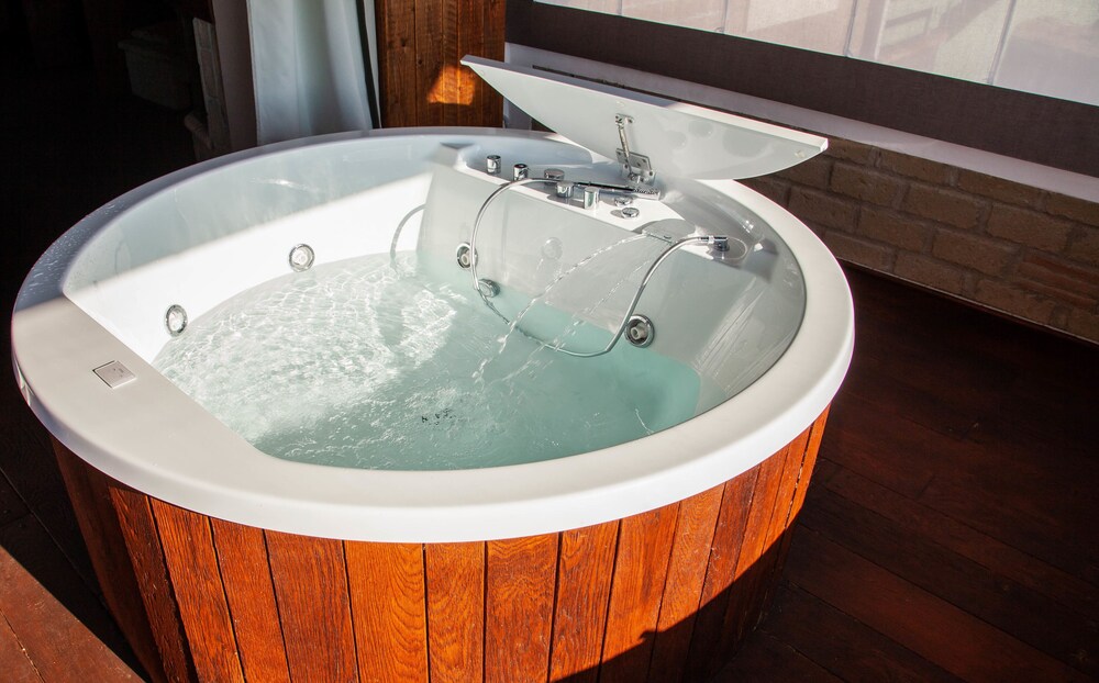 B.O. Spa Suite