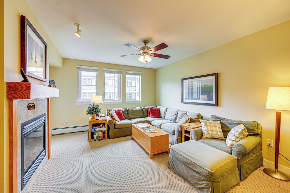 100 Steps to Gondola: Cozy Winter Park Condo!
