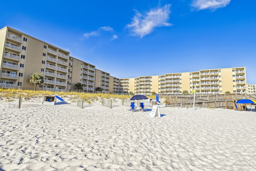 Holiday Surf & Racquet 614 2 Bedroom Condo by RedAwning view 5