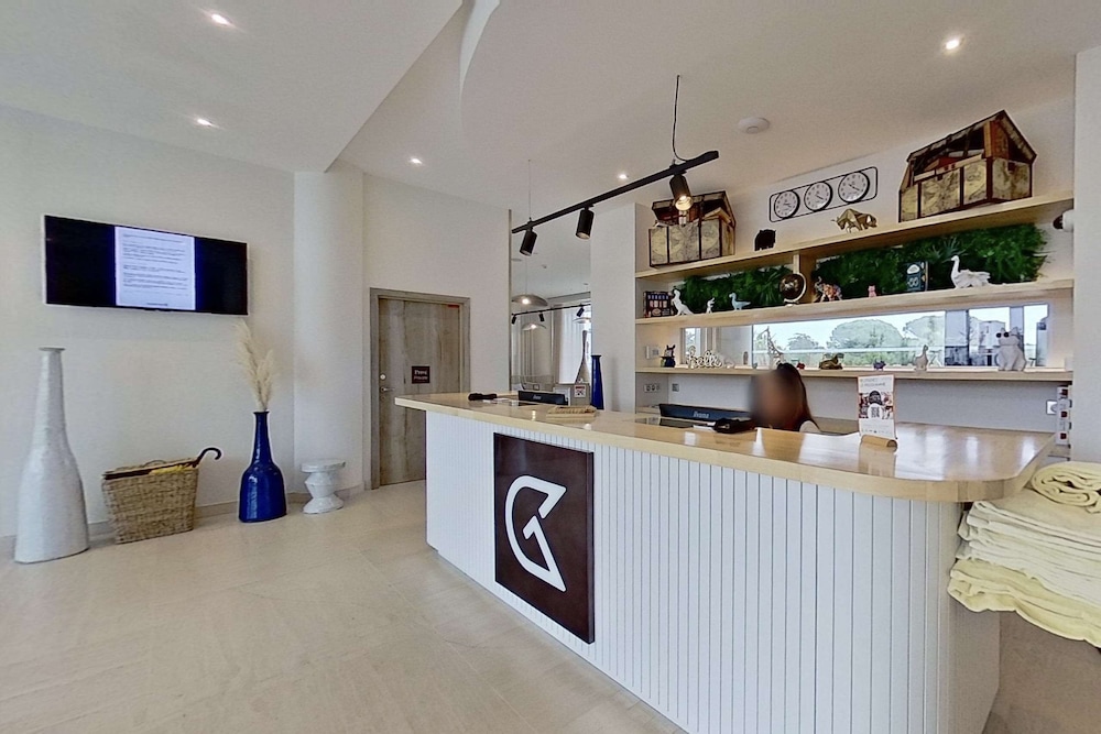 Hotel Golden Tulip Porto Vecchio - Image 1