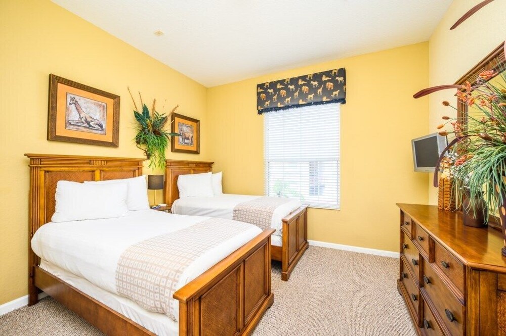 Tropical Lakeview Condo w. Vegas Game Room - 1014