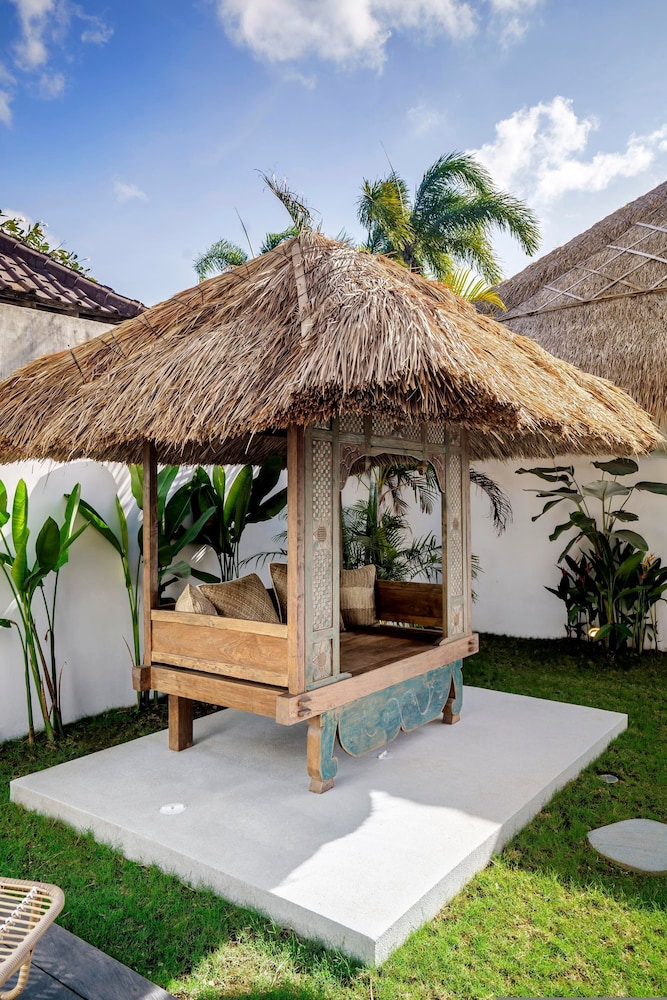 Villa Surga Blue by Alfred in Bali - Brand New 5 BR Pool Villa in the of Seminyak