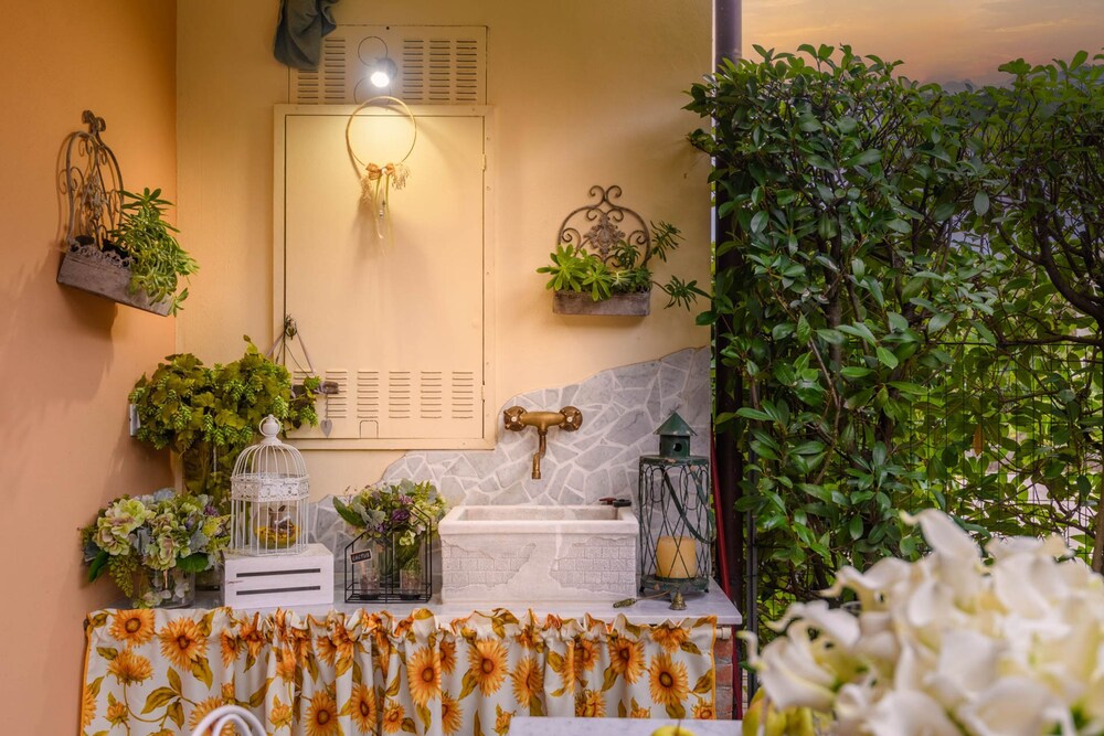 Casa Ambra in Lucca With 1 Bedrooms and 1 Bathrooms