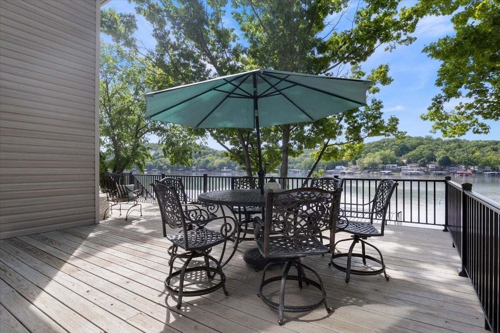 Private Dock, Bunkhouse, Firepit & Kayaks at Mm45