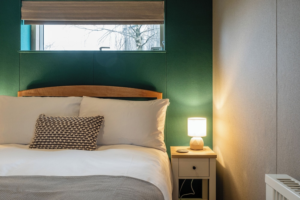 Stunning EcoRetreat Pods in Old Chalford