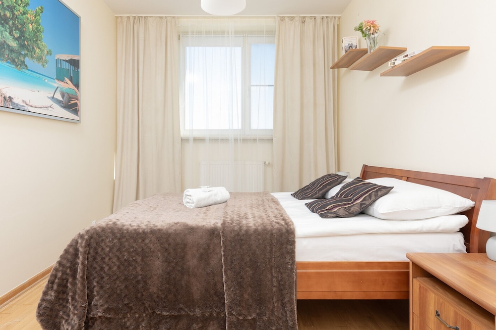 Belgradzka Apartment Warsaw by Renters view 4