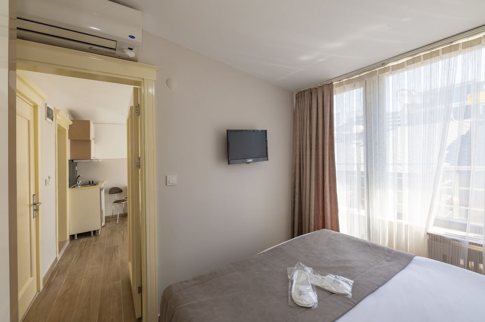 Taksim Peri Suit - Image 70