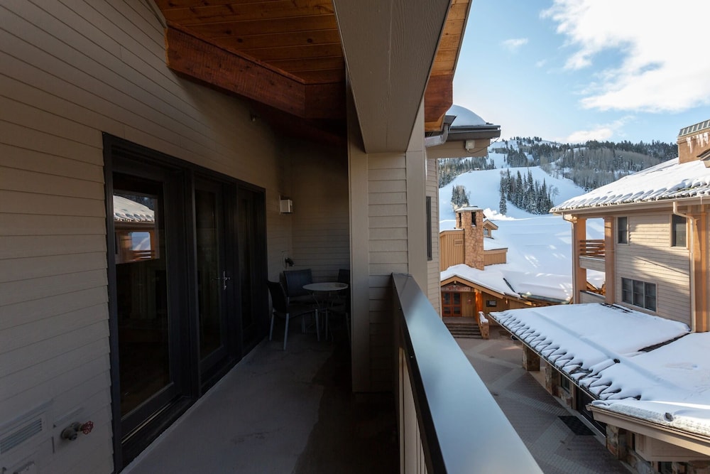 Royal Plaza at Deer Valley Resort - One Bedroom Condo #302 1 Condo