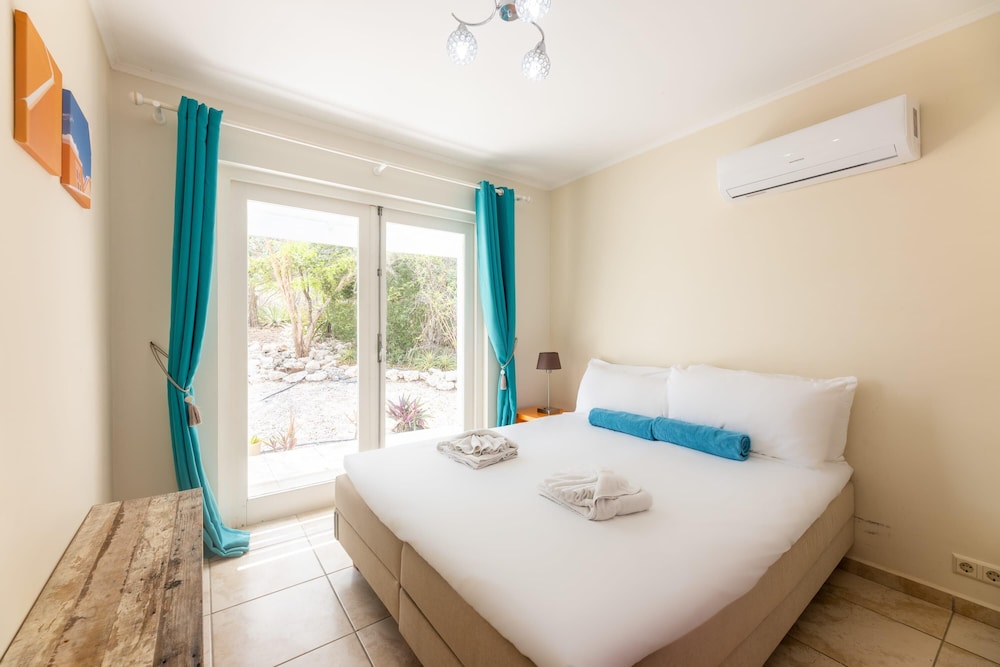 Tropical Paradise Bliss Villa at Coral Estate