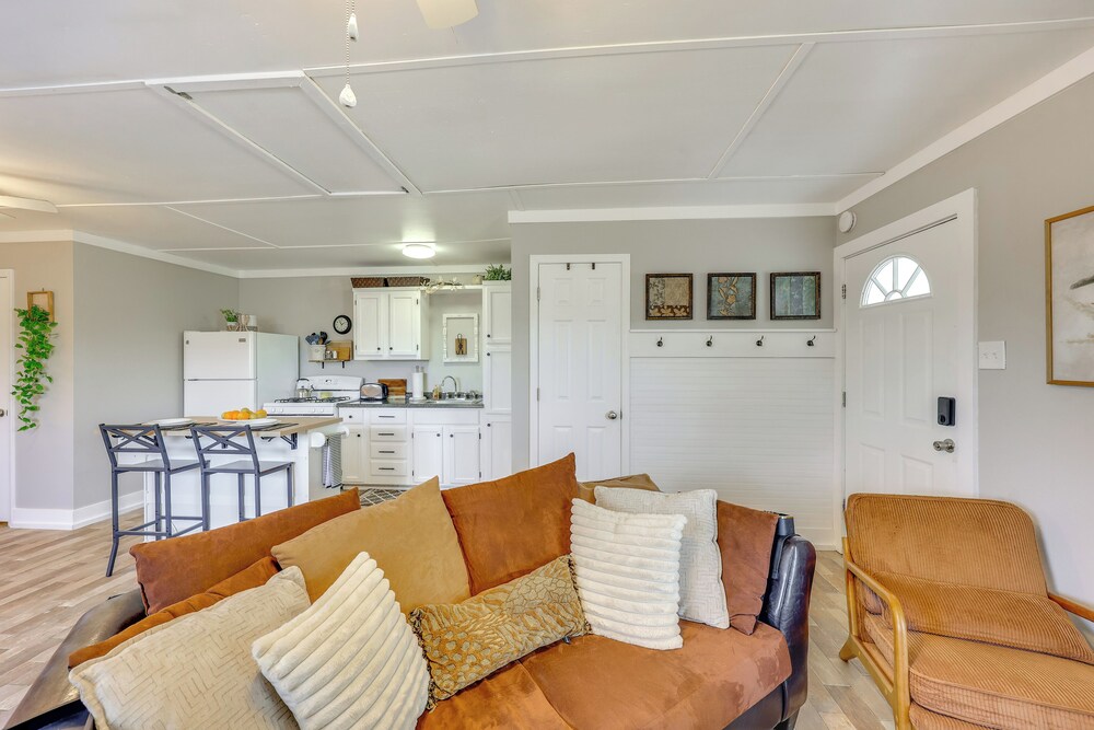 Pet-friendly Studio w/ Yard & Fire Pit in Vilonia!
