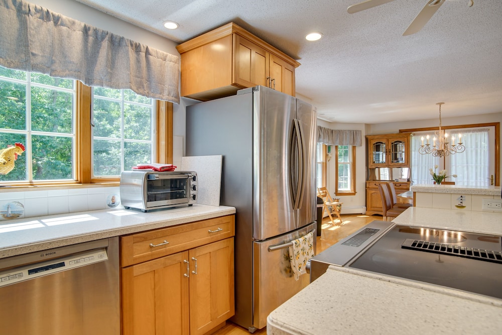 1/2 Mi to Beach: Stunning Home w/ Deck in Falmouth