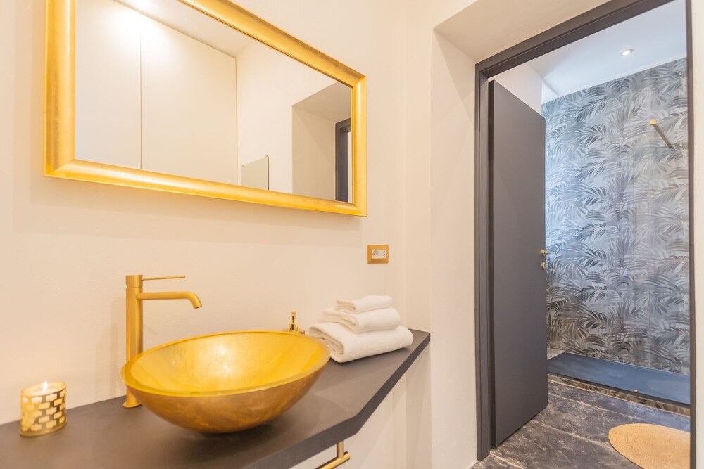 Como Dreams Apartments - Gold Suite