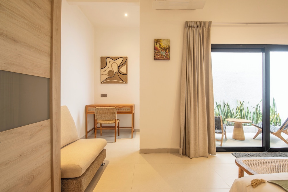 4 Bd Seminyak Retreat, Rice Fields 4 Mins to Beach