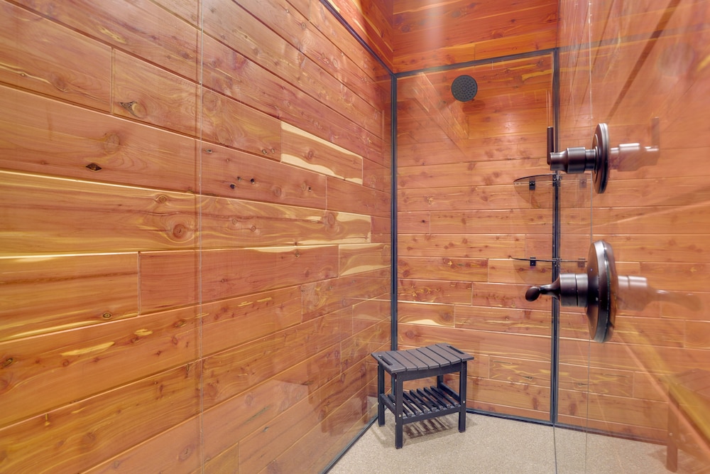 Galena Cabin on 20 Acres: 5 Mi to Downtown!