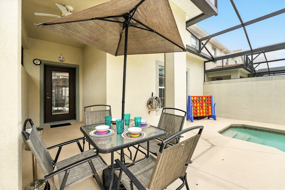Vibrant 5BR Family Retreat in Storey Lake!