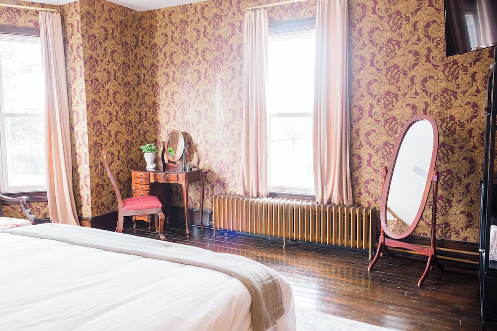 Blue Ridge Abbey Bed & Breakfast