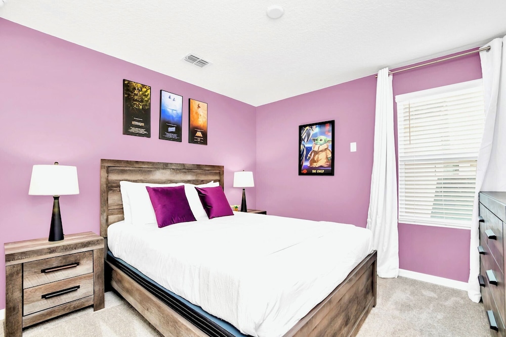 Spectacular 7BR Home w Pool & Arcade Near Disney