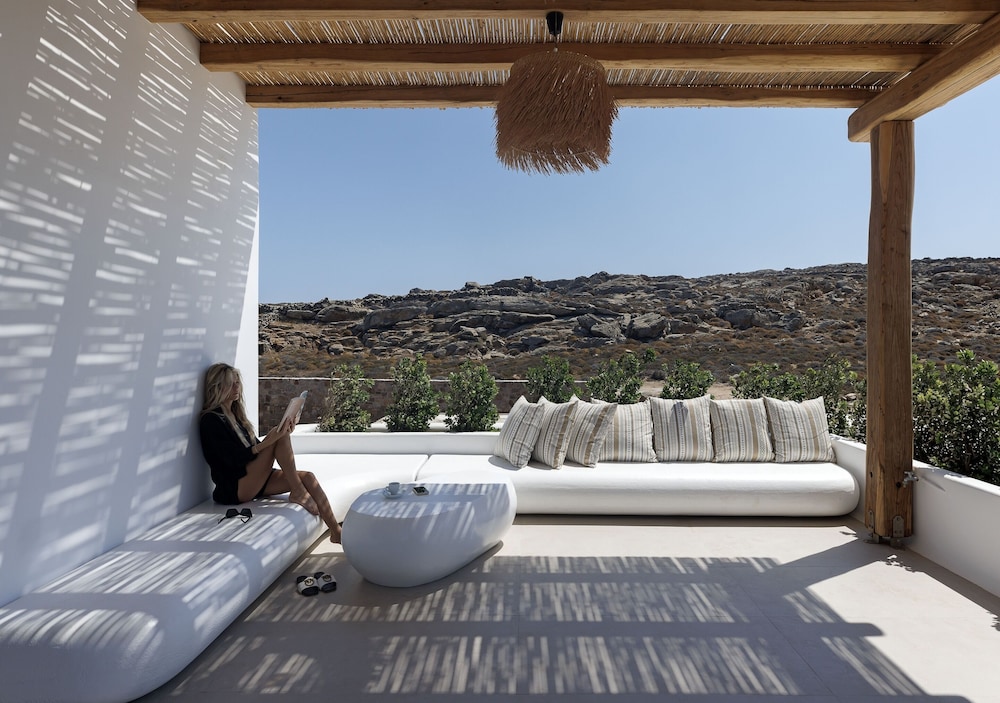WhiteArt Suites