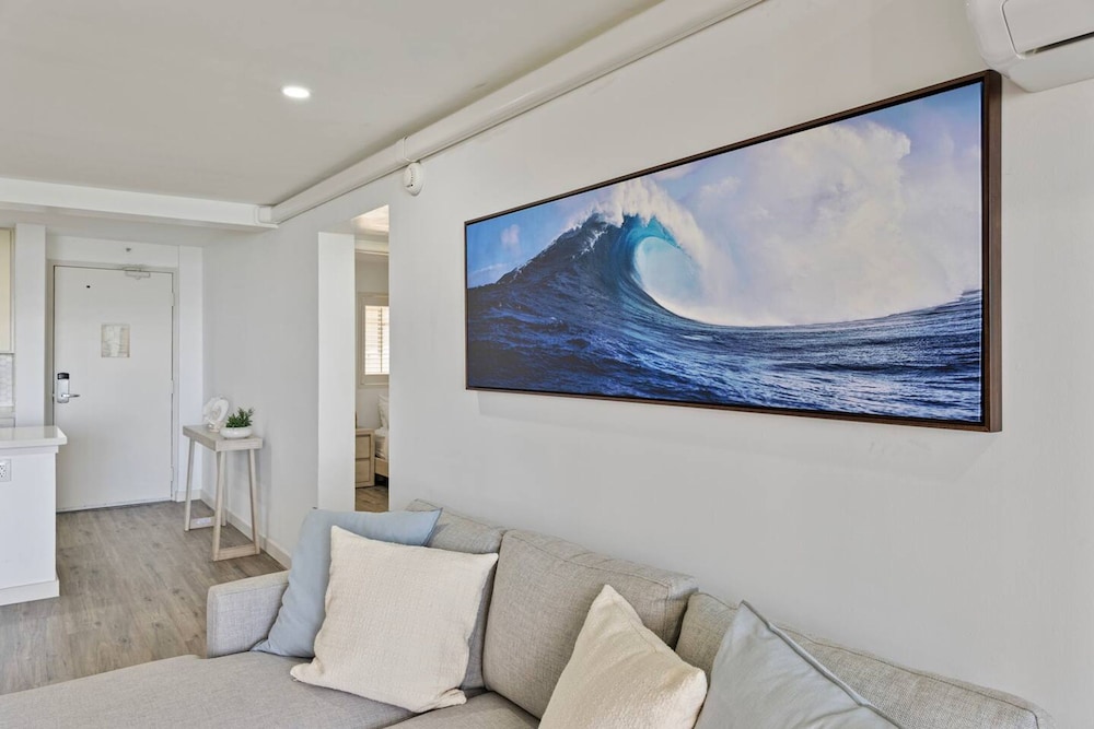 Ocean Views Luxury Amenities Beachfront Retreat
