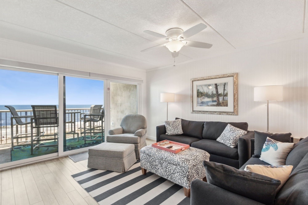 663 Amelia By The Sea 2 Bedroom Condo
