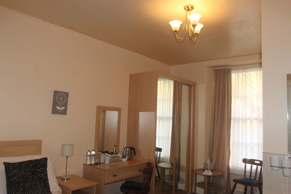 Bryn-Y-Mor Hotel