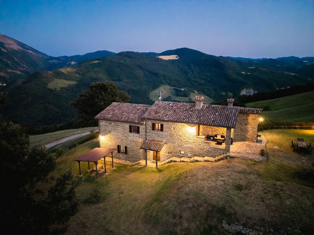 Ca Quattrocchi 10 3 by Marche Holiday Villas