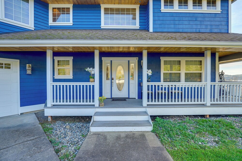 Stunning Mount Vernon Home w/ Big Lake Views!